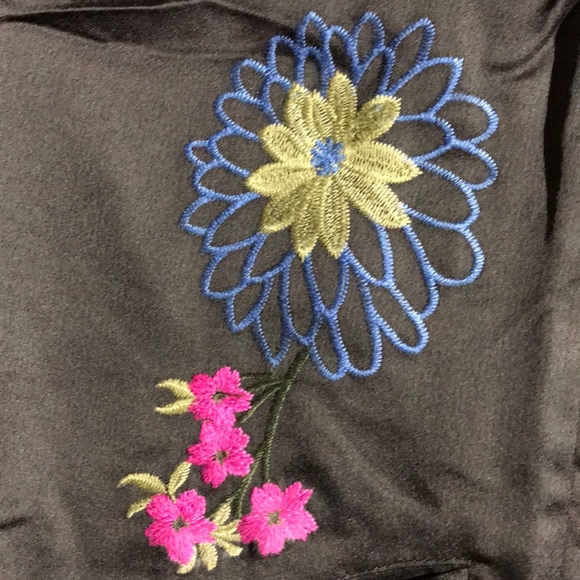 STUNNING Embroidered Jacket 3/4” sleeves - Picture 6 of 7